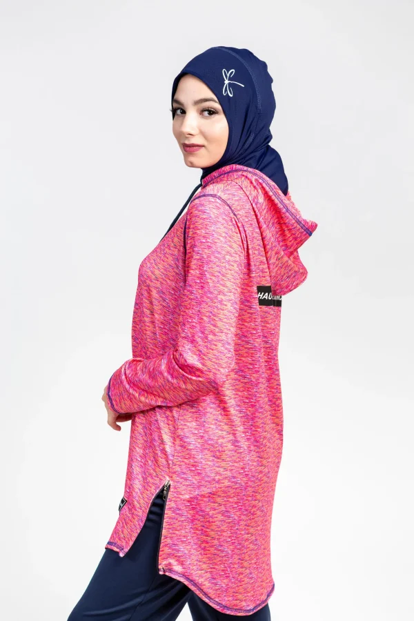pull de sport rose avec capuche