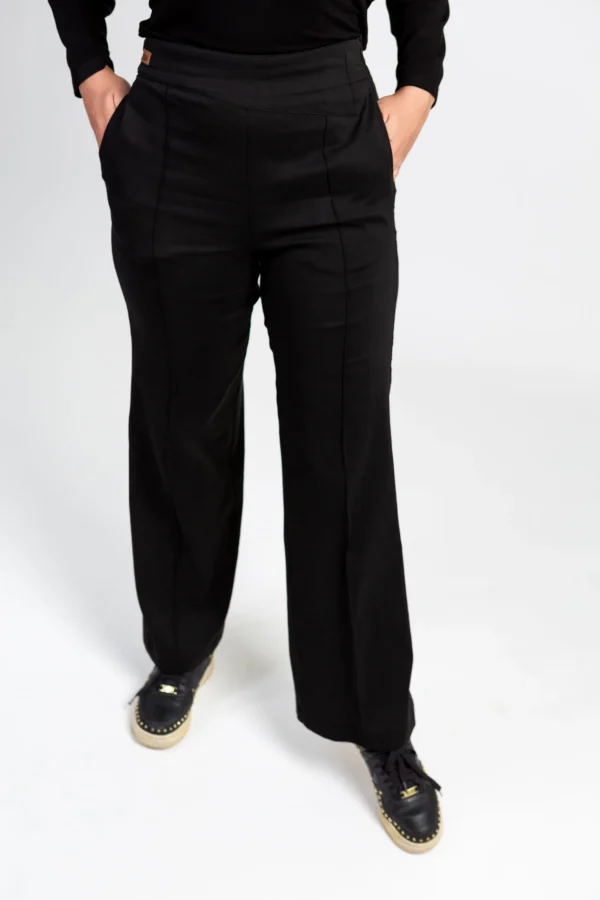 Black Loose Fit Jeans for Veiled Women